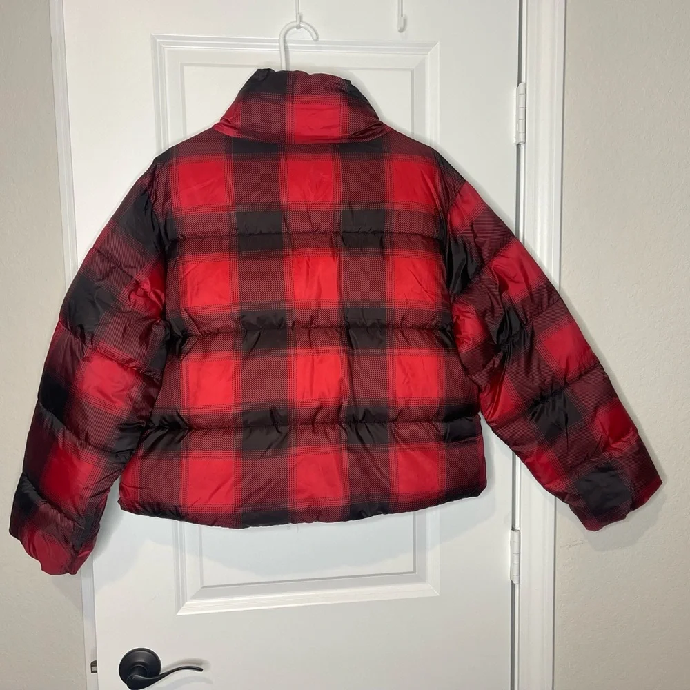 Old Navy Water Resistant Frost Free Short Puffer Jacket - Picture 7 of 9